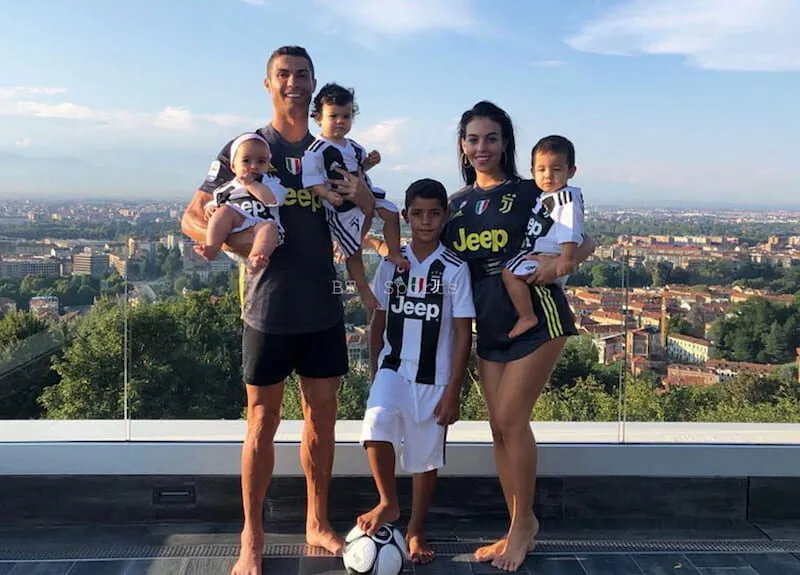 Ronaldo có bao nhiêu vợ - Mối quan hệ nổi bật